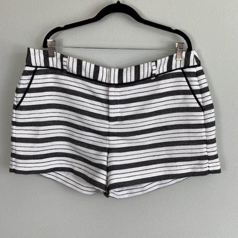 ELLE Short Shorts Size 18